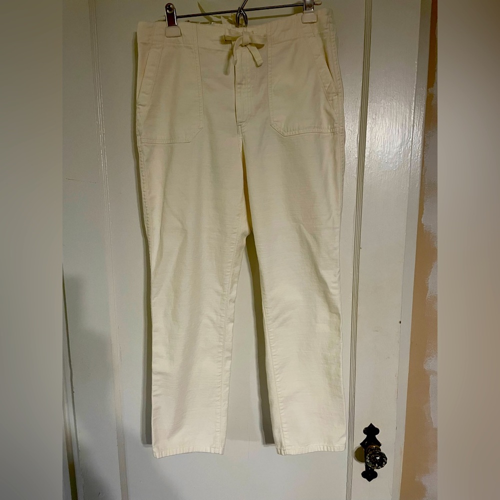 Comfortable & stylish J. Crew women’s cream brushed cotton cargo pants, medium.